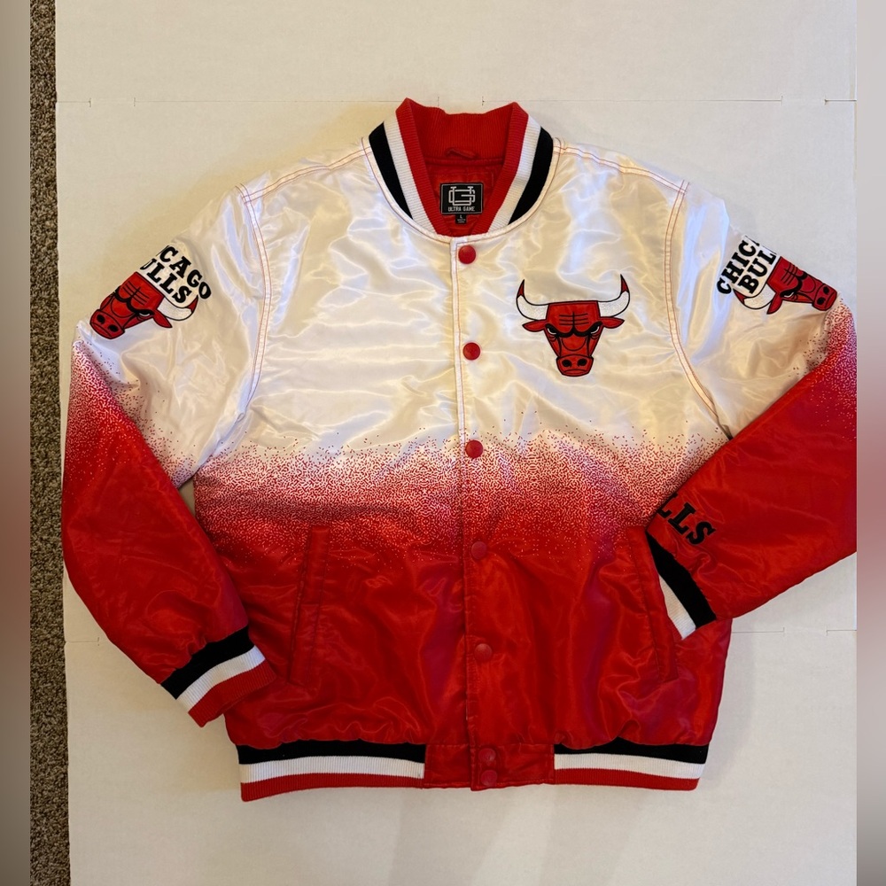 Vintage NBA Chicago Bulls full snap satin bomber jacket large